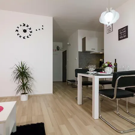 Apartment Trend 2 *
